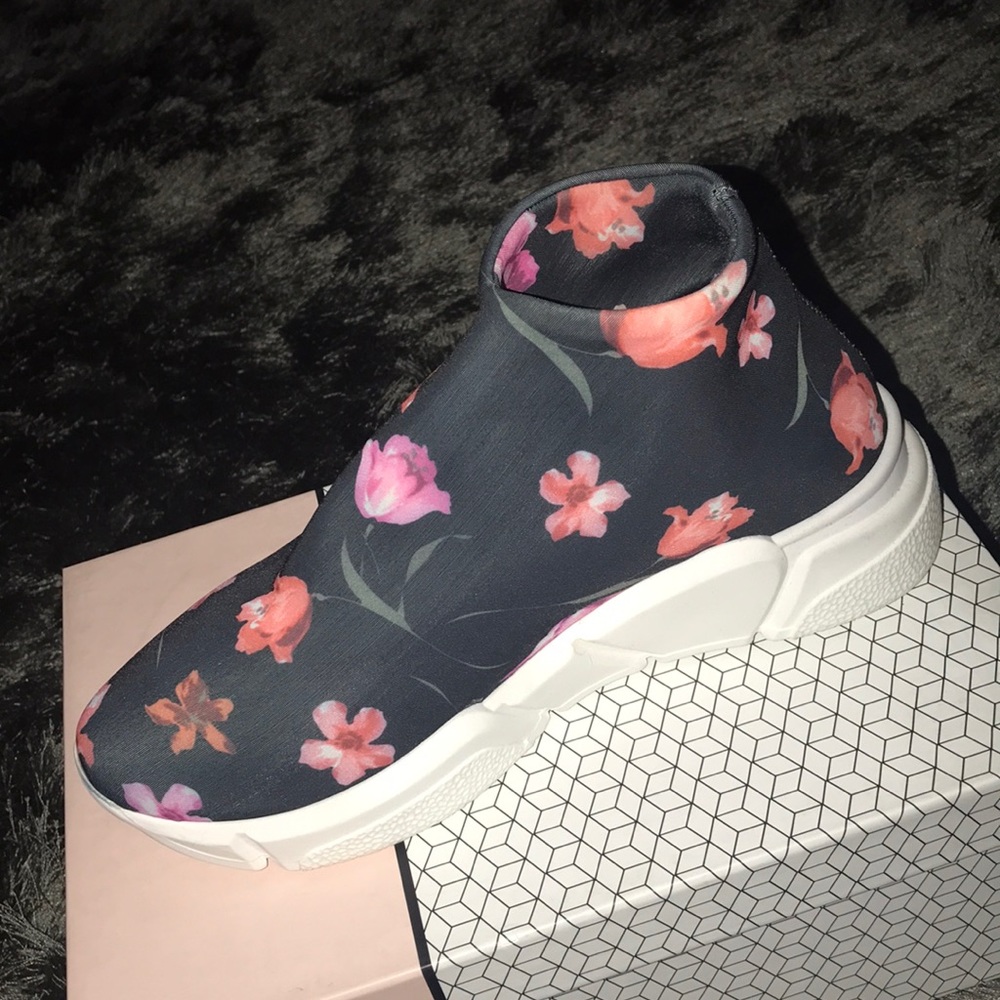 Shoes - Picture 2 of 3